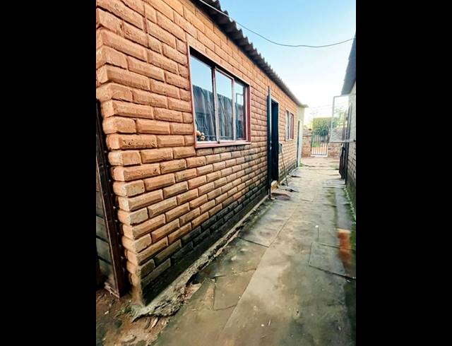 0 BEDROOM HOUSE FOR SALE IN COSMO CITY